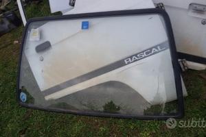 Parabrezza bedford rascal suzuki carry