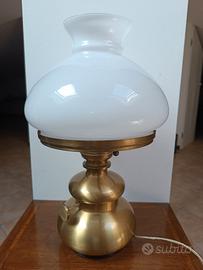 Lampada da tavolo