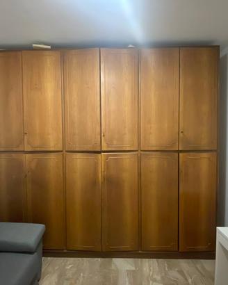armadio classico in legno