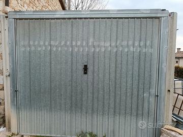 Portone basculante garage