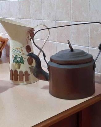 Caraffa, caraffa dipinta e tegliera in rame
