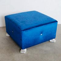 Pouf in velluto blu con Swarovski