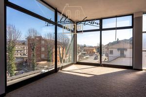 Palazzo / Stabile di 1500 m² a Borghetto di Vara