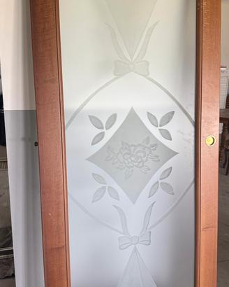 PORTA IN LEGNO CON VETRO DECORATO
