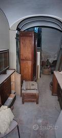 Svuoto casa d'epoca con arredi e oggetti 