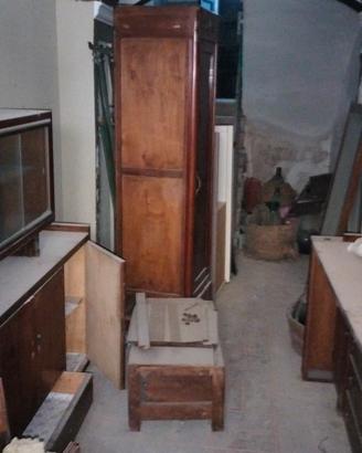 Svuoto casa d'epoca con arredi e oggetti 