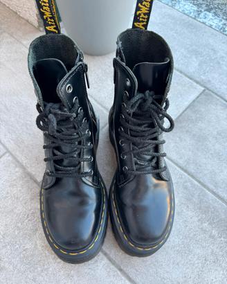 Dr. Martens platform jadon numero 38