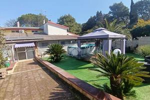 VILLA A SCHIERA A CASSANO DELLE MURGE