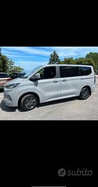 Ford Tourneo custom  8 posti Totanium