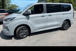 Ford Tourneo custom  8 posti Totanium