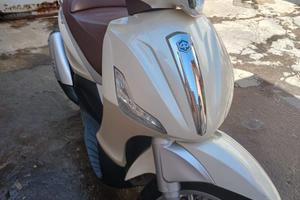 Beverly 300