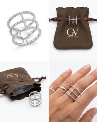 Splendido anello a tre fasce con 78 diamantini