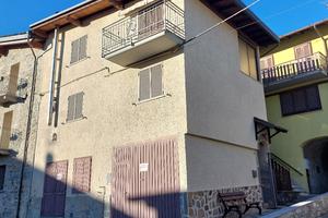 Villa rustica con giardino in centro storico