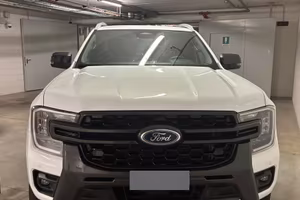 Ford ranger Wildtrak PHEV 2.3 bianco