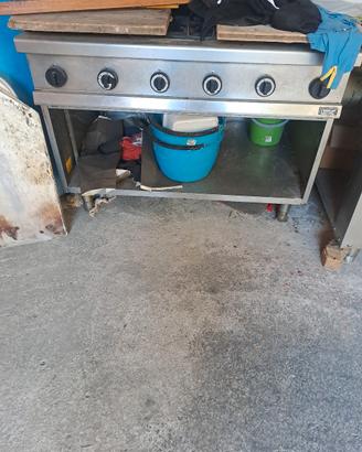 cucina a 6 fuochi