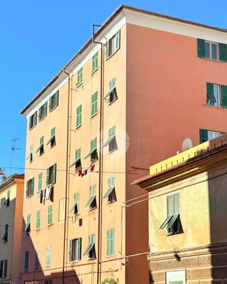 3 LOCALI A GENOVA