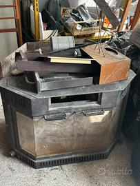 Camino angolare da interno con rivestimento