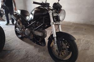 DUCATI MONSER ALL BLACK 620 2002