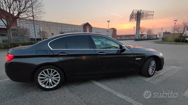 BMW 520 Luxury 2.0tdi anno 2016