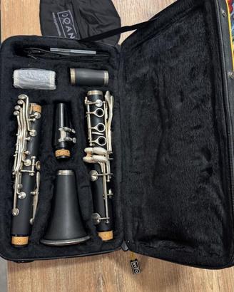Clarinetto in Sib con custodia e accessori OQAN