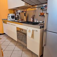 cucina completa di lavastoviglie, forno, kappa 