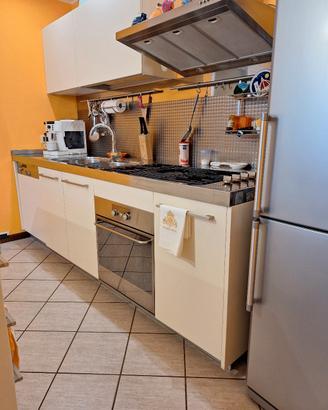cucina completa di lavastoviglie, forno, kappa 