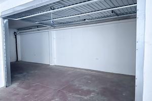Ampio garage 30 m² con accesso da cancello elettri