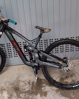 GT Fury 29' Carbon DH