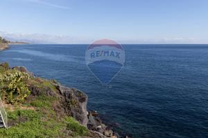 App + posto auto con accesso privato al mare