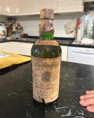 Ballantines whisky aged 30 years