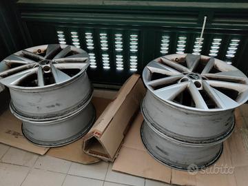 4 cerchi in lega 17" per Skoda Fabia