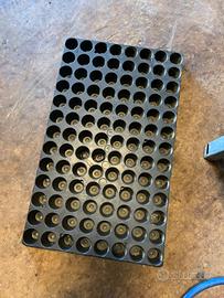 VASSOI 104 fori per semina