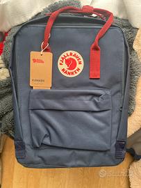 Zaino Fjallraven Kanken Blu Navy e rosso/bordeaux