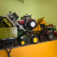 Trattori e attrezzi agricoli della bruder