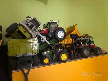 Trattori e attrezzi agricoli della bruder
