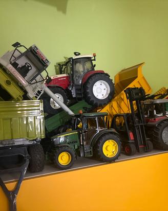 Trattori e attrezzi agricoli della bruder