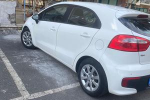 KIA RIO 1200 GAS