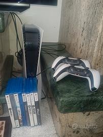  PlayStation 5 usata molto poco con 2 joystic