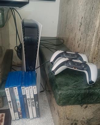  PlayStation 5 usata molto poco con 2 joystic