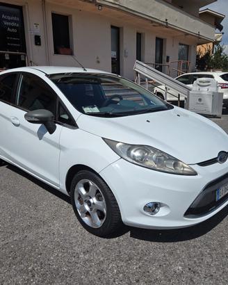Ford Fiesta 1.4 5 porte Bz.- GPL Titanium