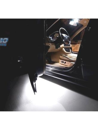 PLAFONI LED LUCE PER PIEDI E PORTE BMW
