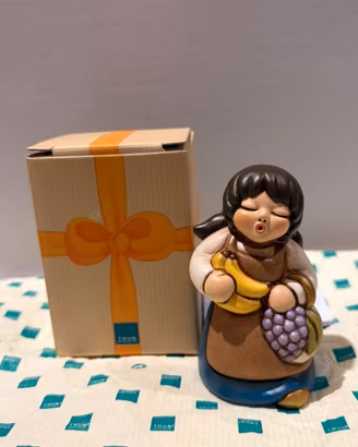 Donna con frutta Presepe Classico Thun Blu