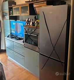 Due blocchi mobili cucina e soggiorno