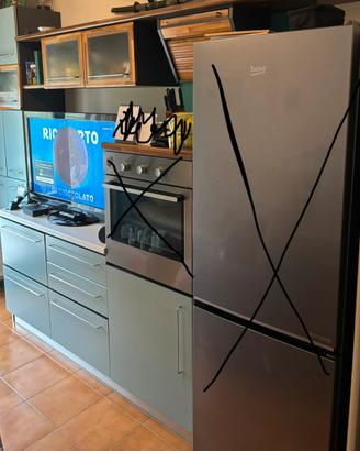 Due blocchi mobili cucina e soggiorno