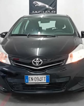 Toyota Yaris 1.0 benzina 5 porte - 2012