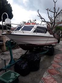 Barca piccolo semicabinato