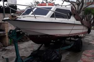 Barca piccolo semicabinato