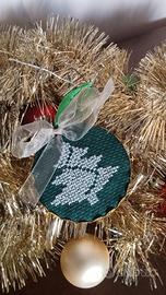 pallina di natale a punto croce