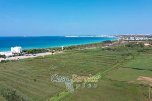 Fabbricato a pochi metri dal mare