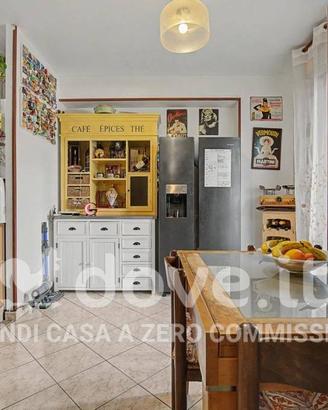 Appartamento di 128 m² con 5 locali e box auto a S